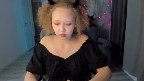 senya_sol online show from July 8, 2026, 9:41 pm
