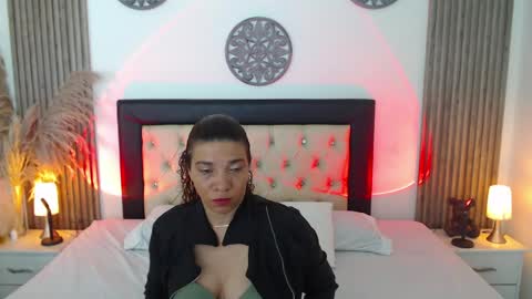 Snapshot of serena_houstonn chatting on April 17, 2026, 10:18 am Serena online show from April 17, 2026, 10:18 am