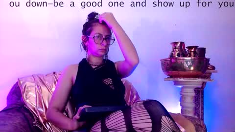 Serena Xyz online show from November 25, 2025, 6:08 pm