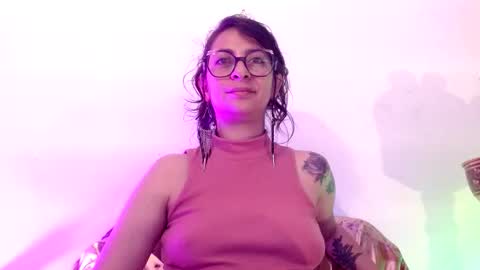 Serena Xyz online show from November 30, 2025, 9:08 pm