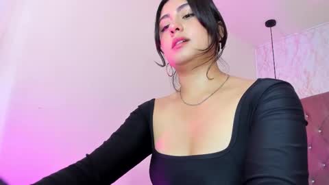  Serena  online show from November 21, 2025, 7:45 pm