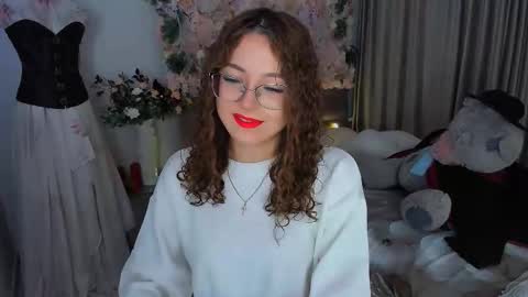 Ophelia online show from November 1, 2025, 7:05 pm