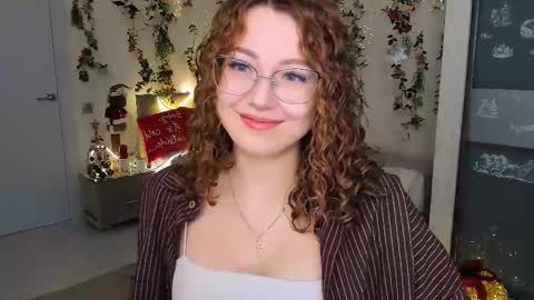 Ophelia online show from December 14, 2025, 10:09 am