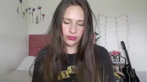 Snapshot of serenity_crystal chatting on January 2, 2025, 6:56 pm serenity_crystal online show from January 2, 2025, 6:56 pm