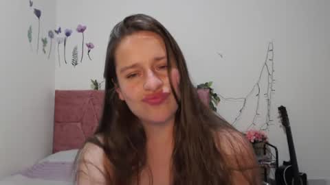 Snapshot of serenity_crystal chatting on January 29, 2025, 11:25 pm serenity_crystal online show from January 29, 2025, 11:25 pm