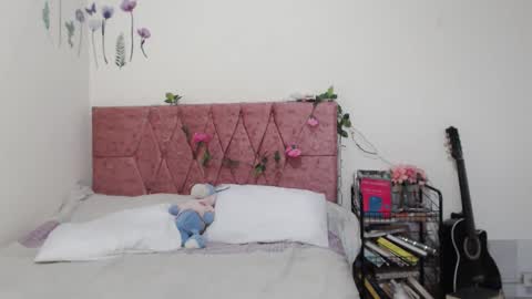 Snapshot of serenity_crystal chatting on February 7, 2025, 10:41 pm serenity_crystal online show from February 7, 2025, 10:41 pm