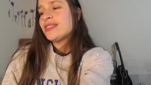 Snapshot of serenity_crystal chatting on November 1, 2025, 12:45 am serenity_crystal online show from November 1, 2025, 12:45 am