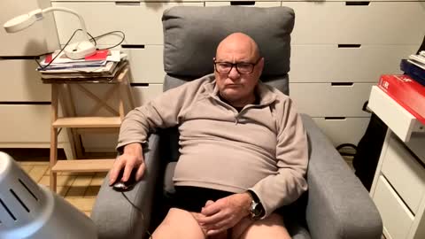 serge8413 online show from January 4, 2025, 1:52 am