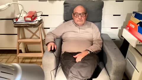 serge8413 online show from January 4, 2025, 6:40 pm