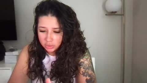 Snapshot of servexely chatting on February 24, 2026, 7:01 pm servexely online show from February 24, 2026, 7:01 pm