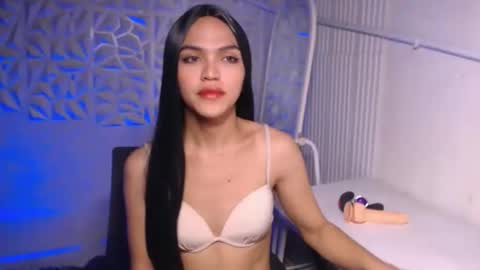 Bella online show from November 4, 2025, 6:29 pm