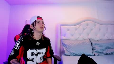 sett_and_gwen online show from December 19, 2024, 9:17 pm