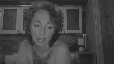 Trixy Rose online show from January 5, 2025, 7:28 pm