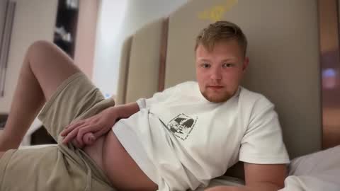 Snapshot of sexual_sbotage chatting on February 24, 2026, 2:59 pm Max Leman online show from February 24, 2026, 2:59 pm