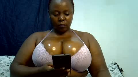Snapshot of sexxi_ebony chatting on July 1, 2026, 9:33 am sexxi_ebony online show from July 1, 2026, 9:33 am
