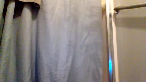 Snapshot of sexxileeah42o chatting on March 8, 2026, 5:44 am Leeah CloudZzz online show from March 8, 2026, 5:44 am