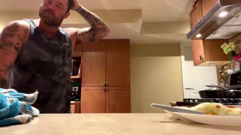 Snapshot of sexxxxycouple604 chatting on February 11, 2025, 12:58 pm Big uncut hunk online show from February 11, 2025, 12:58 pm