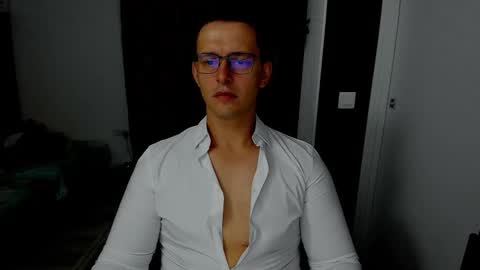 Snapshot of sexxymuscles4u chatting on October 2, 2025, 5:58 am Sexxymuscles4U online show from October 2, 2025, 5:58 am