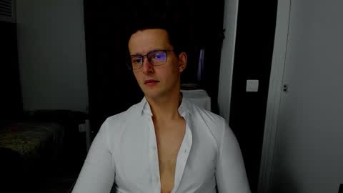 Snapshot of sexxymuscles4u chatting on November 18, 2025, 10:31 am Sexxymuscles4U online show from November 18, 2025, 10:31 am