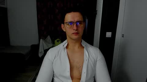 Snapshot of sexxymuscles4u chatting on December 4, 2025, 8:34 am Sexxymuscles4U online show from December 4, 2025, 8:34 am