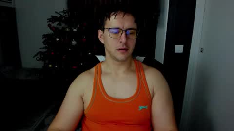 Snapshot of sexxymuscles4u chatting on January 7, 2026, 9:45 am Sexxymuscles4U online show from January 7, 2026, 9:45 am