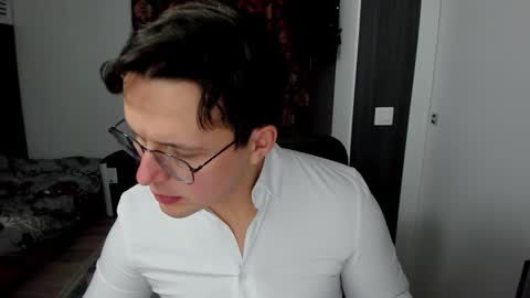 Snapshot of sexxymuscles4u chatting on January 19, 2026, 12:42 pm Sexxymuscles4U online show from January 19, 2026, 12:42 pm