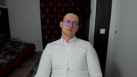 Snapshot of sexxymuscles4u chatting on February 17, 2026, 12:34 pm Sexxymuscles4U online show from February 17, 2026, 12:34 pm