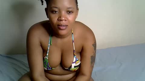 Snapshot of sexxythea_ chatting on October 8, 2025, 6:05 pm sexxythea_ online show from October 8, 2025, 6:05 pm