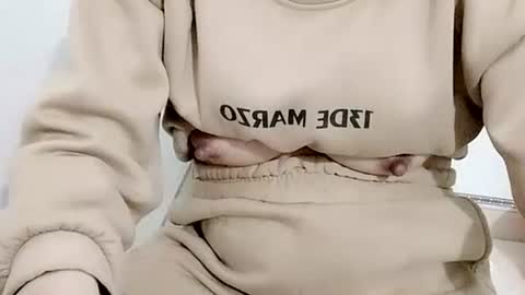 sexy8685 online show from January 17, 2026, 1:43 am