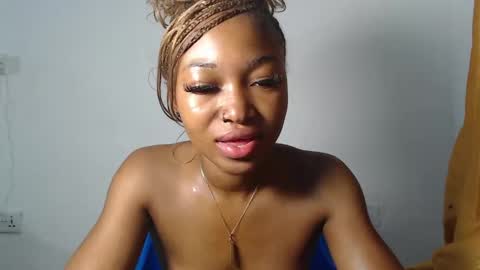 Snapshot of sexy_bluey247 chatting on May 16, 2026, 3:36 am sexy_bluey247 online show from May 16, 2026, 3:36 am