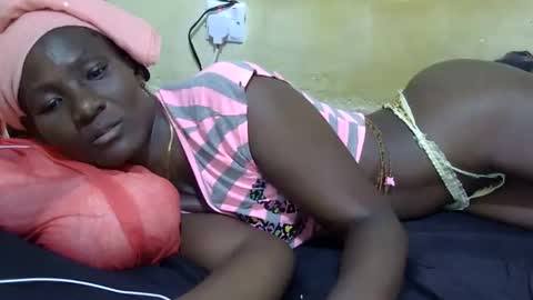 sexy_candy9 online show from May 14, 2026, 12:01 pm