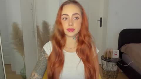 C o r a l i e online show from November 26, 2025, 7:42 am