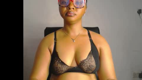 Snapshot of sexy_ebonygirl_ chatting on February 6, 2026, 9:29 pm Clara online show from February 6, 2026, 9:29 pm