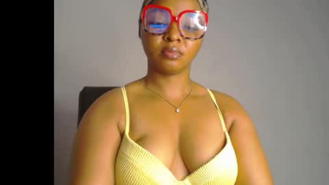Snapshot of sexy_ebonygirl_ chatting on February 12, 2026, 6:25 pm Clara online show from February 12, 2026, 6:25 pm