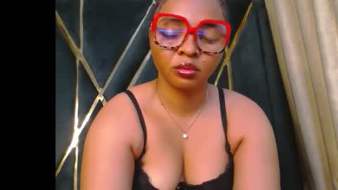 Snapshot of sexy_ebonygirl_ chatting on February 21, 2026, 9:16 pm Clara online show from February 21, 2026, 9:16 pm