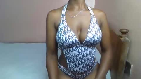 Snapshot of sexy_ellahh chatting on January 19, 2026, 12:31 pm Ellahh online show from January 19, 2026, 12:31 pm