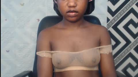 Angela online show from October 7, 2025, 11:51 am