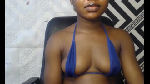 Angela online show from October 31, 2025, 9:05 pm