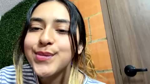 Antonella online show from February 10, 2025, 4:47 pm