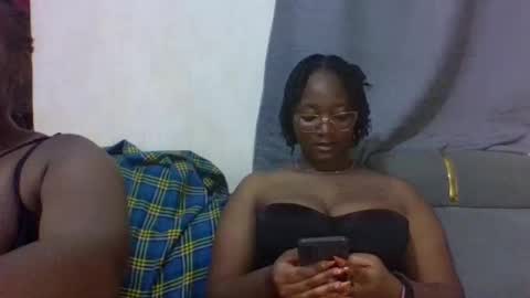 Snapshot of sexy_helle chatting on September 26, 2025, 1:15 pm sexy_helle online show from September 26, 2025, 1:15 pm