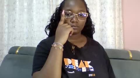 Snapshot of sexy_helle chatting on April 26, 2026, 2:26 pm sexy_helle online show from April 26, 2026, 2:26 pm