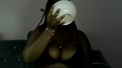 Snapshot of sexy_helle chatting on May 15, 2026, 11:50 am sexy_helle online show from May 15, 2026, 11:50 am