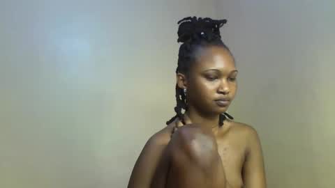 Snapshot of sexy_kaly chatting on October 15, 2025, 12:27 pm Sexy kaly online show from October 15, 2025, 12:27 pm