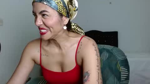 Snapshot of sexy_lia_latina chatting on December 19, 2025, 2:29 am Celeste online show from December 19, 2025, 2:29 am