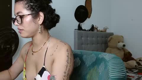Snapshot of sexy_lia_latina chatting on April 21, 2026, 2:51 am Celeste online show from April 21, 2026, 2:51 am