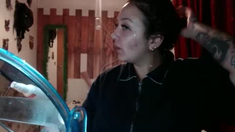 sexy lolas online show from January 18, 2025, 2:14 am