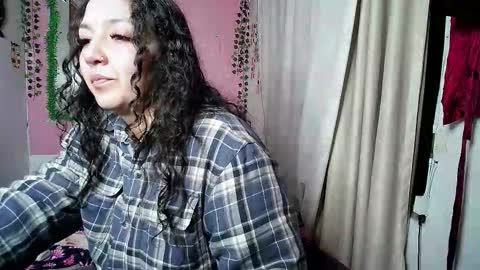 sexy lolas online show from November 26, 2025, 1:50 am