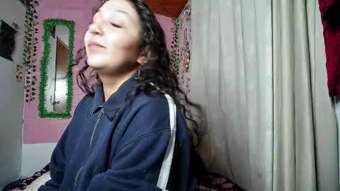 sexy lolas online show from March 14, 2026, 3:01 am