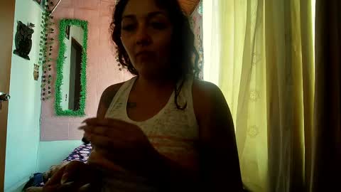 sexy lolas online show from April 4, 2026, 7:11 pm