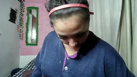 Snapshot of sexy_lolas chatting on May 17, 2026, 4:54 am sexy lolas online show from May 17, 2026, 4:54 am